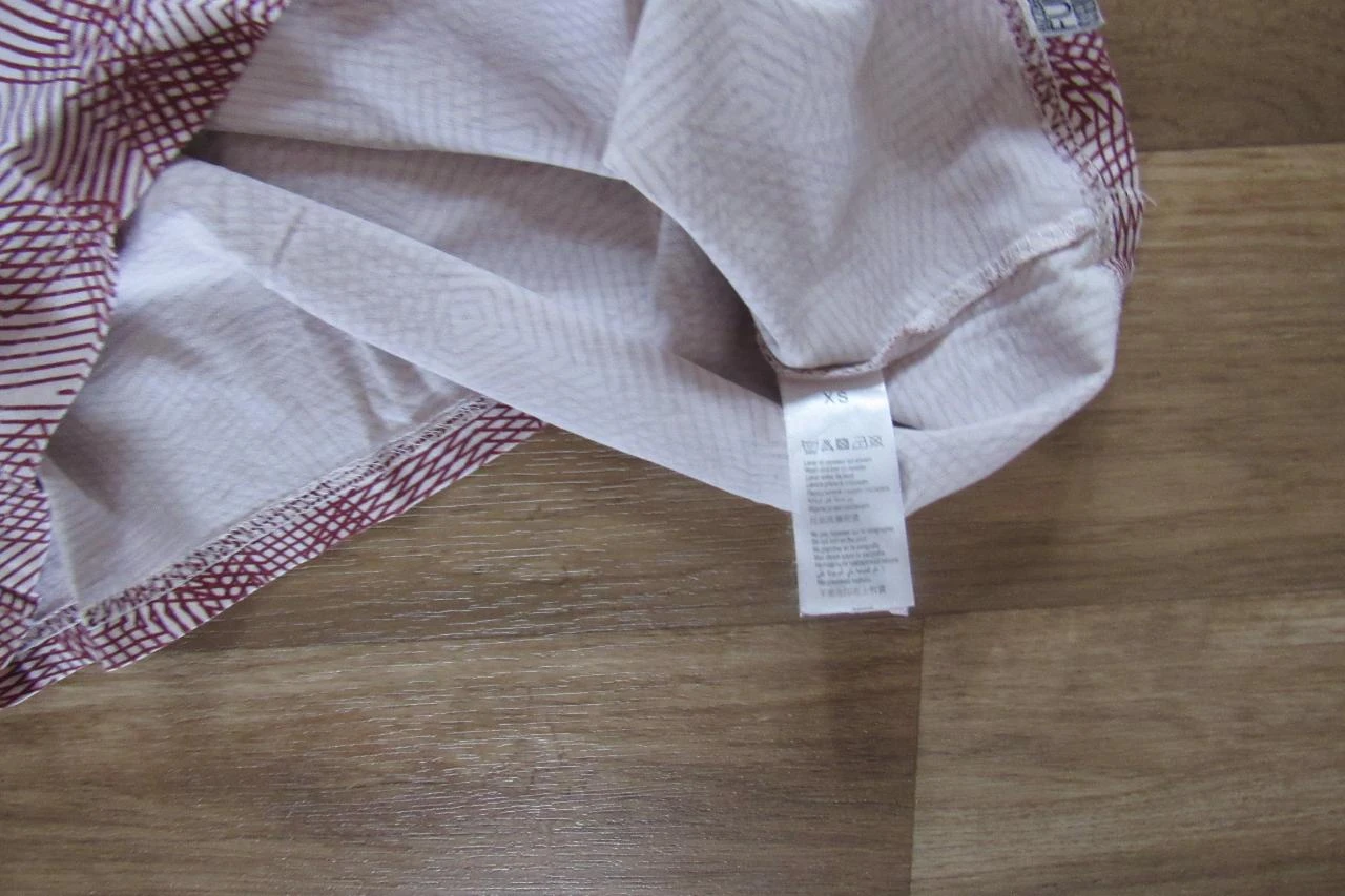 CAMISETA MC BEIGE CON MOTIVOS BURDEOS - BIZZBEE - TALLA XS - n°05 – photo 3